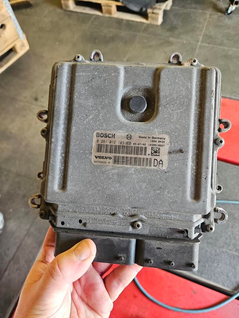 Motor ECU Volvo 2.4 TDI Bosch 0 281 012 103, 30729826A, Ophalen of Verzenden, Volvo