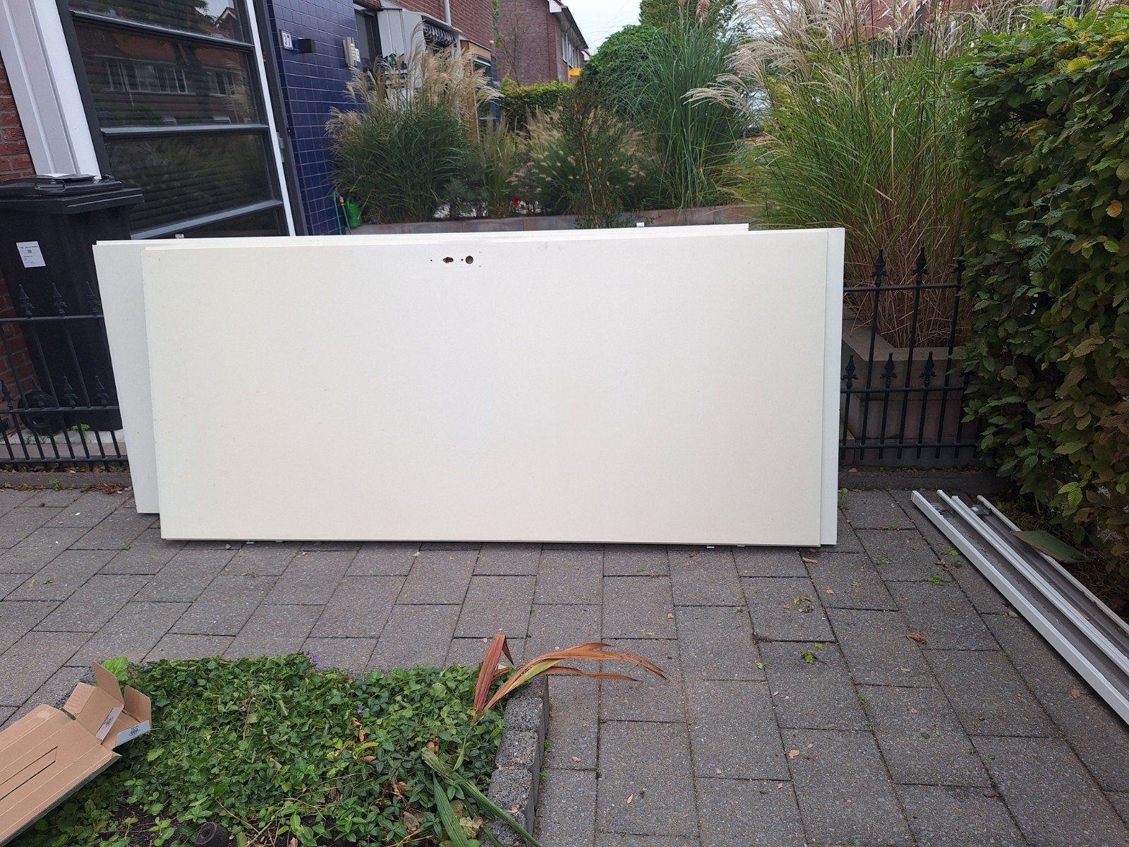 Gebruikte binnen deuren- Wit en stalen kozijnen gratis, 120 cm of meer, Garagedeur, Ophalen of Verzenden, 200 tot 215 cm