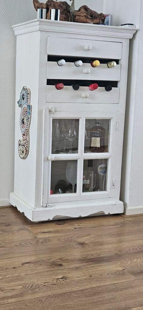Leuke flessenkast, Ophalen, 100 tot 150 cm, 50 tot 100 cm, 25 tot 50 cm
