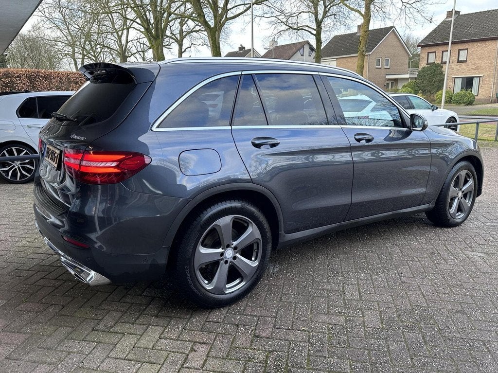 Mercedes GLC-klasse 220 d 4MATIC Led, Leer, Pano, Pdc, LM.., Automaat, Gebruikt, Euro 6, 2500 kg