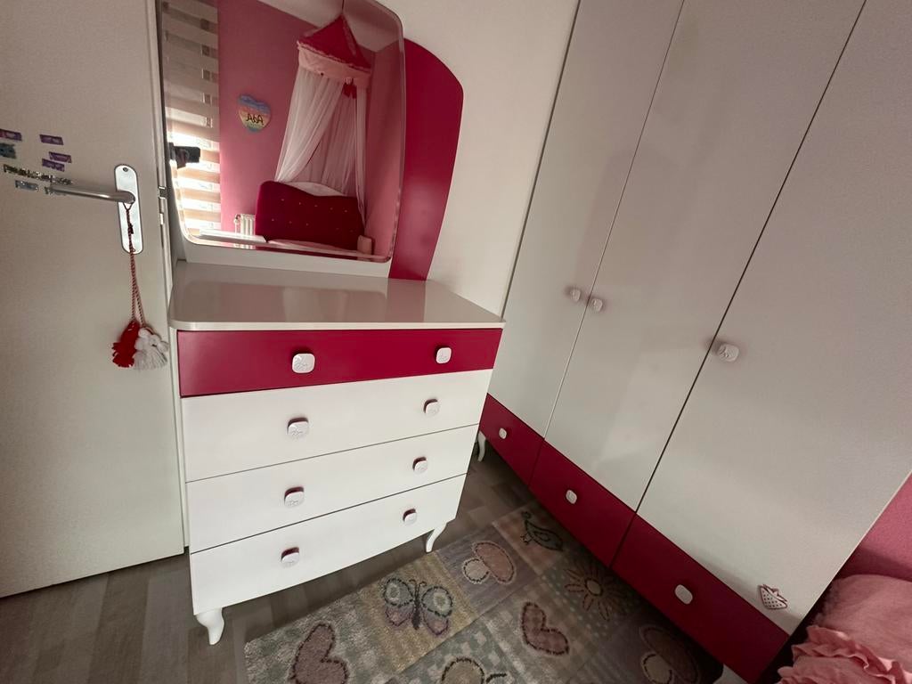 Complete Kinder Slaapkamer Set - Roze/Wit, Kinderen en Baby's, Kinderkamer | Commodes en Kasten, 50 tot 70 cm, 105 cm of meer