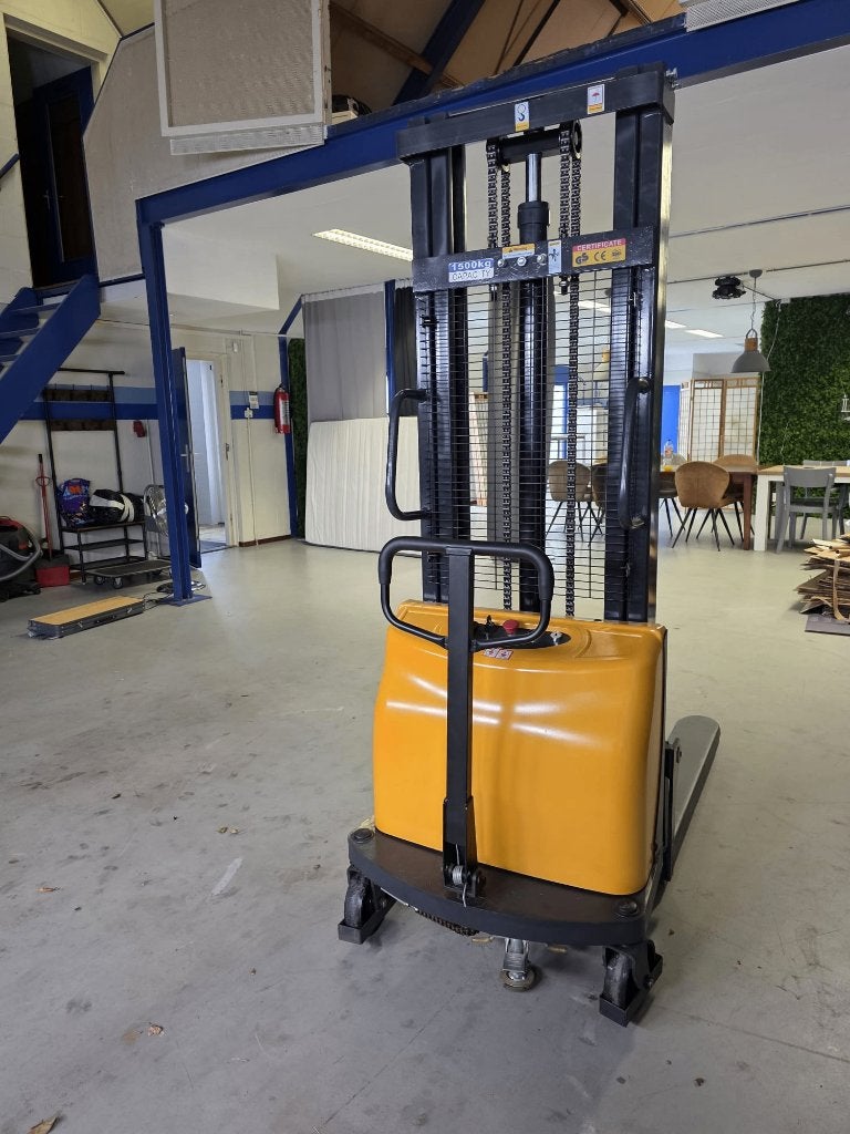 Palletstapelaar 300cm, 1500kg, Zakelijke goederen, Machines en Bouw | Heftrucks en Intern transport, 1000 tot 2000 kg, Ophalen