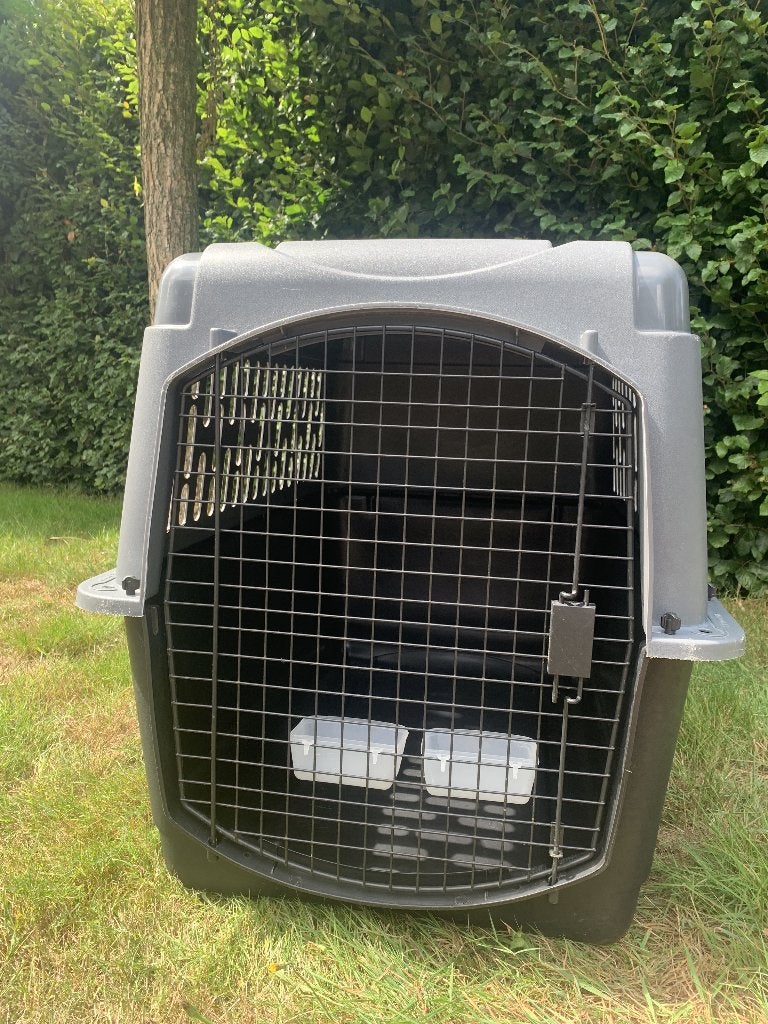 Zeer ruime Petmate Sky Kennel IATA goedgekeurd + toebehoren, Dieren en Toebehoren, Ophalen, Zo goed als nieuw
