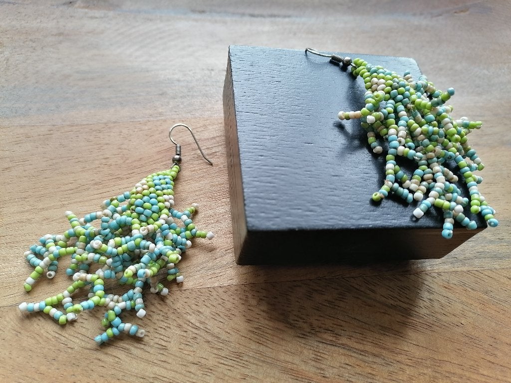 Nieuwehandgemaakte oorbellen met glaskraaltjes veelkleurig, Hangers, Overige kleuren, Nieuw, Ophalen of Verzenden