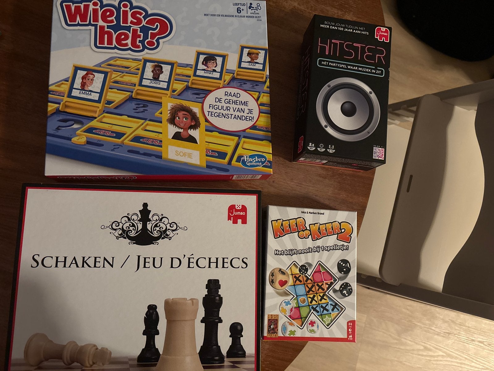 Diverse bordspellen: Wie is het?, Hitster, Schaken, Keer op, Ophalen of Verzenden, Zo goed als nieuw