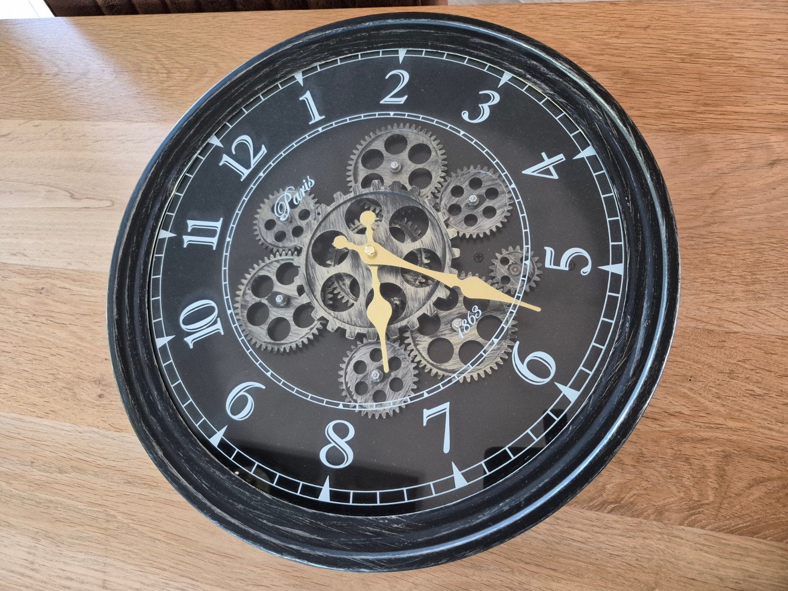 Decoratieve wandklok met zichtbaar uurwerk, Ophalen, Wandklok, Analoog, Zo goed als nieuw