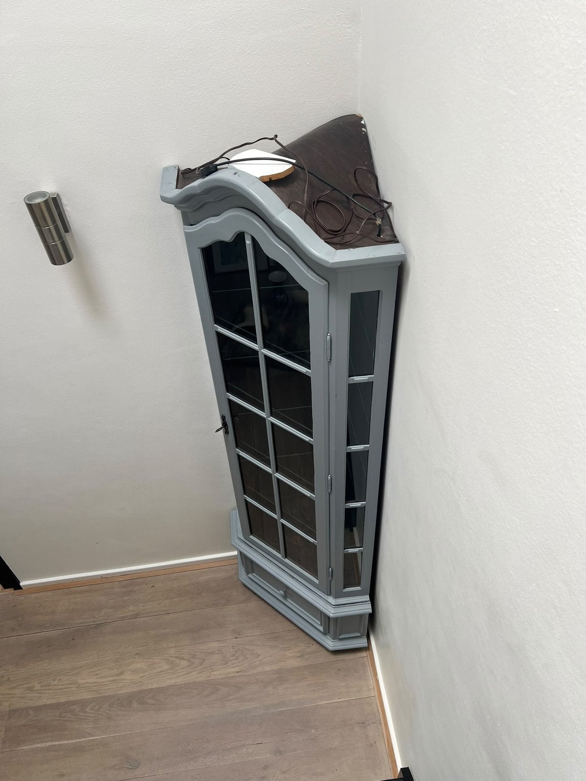 Bijzondere hoekkast vitrinekast, Huis en Inrichting, Ophalen, Gebruikt, Met lade(s), 50 tot 100 cm