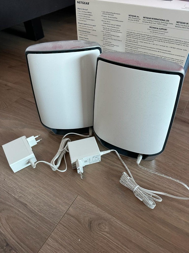 Netgear Orbi RBK853 set (RBR850 + RBS850), Computers en Software, Routers en Modems, Ophalen of Verzenden, Gebruikt, Router met modem