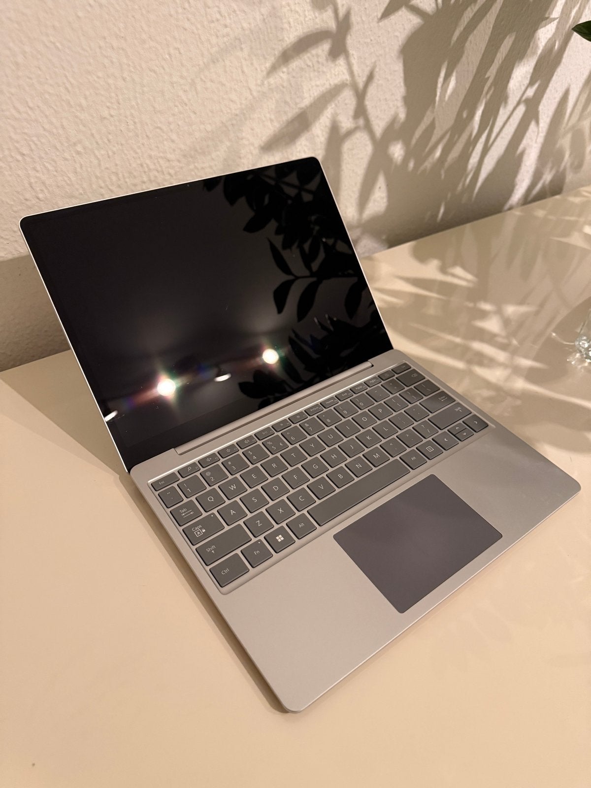Microsoft Surface Laptop Go 2 - Zo goed als nieuw, 2 tot 3 Ghz, Qwerty, 8 GB, Ophalen of Verzenden