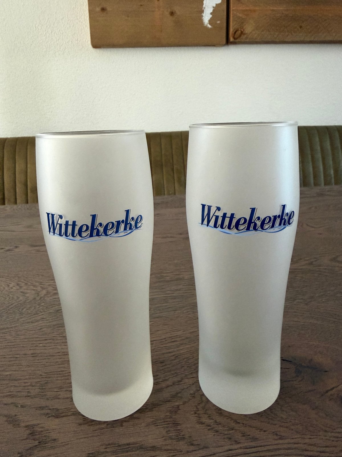 Wittekerke bierglazen - Set van 2, Ophalen of Verzenden, Zo goed als nieuw, Wit, Overige merken