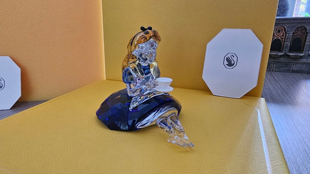 Swarovski Disney Alice In Wonderland: Alice! NIEUW!, Ophalen of Verzenden, Nieuw, Figuurtje