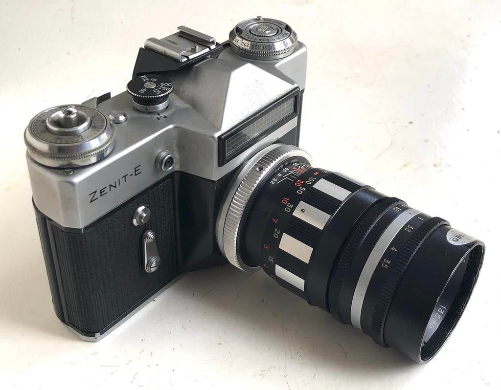 Zenit-E met Sankor 135mm telelens, Audio, Tv en Foto, Fotocamera's Analoog, Ophalen of Verzenden, Zo goed als nieuw, Spiegelreflex