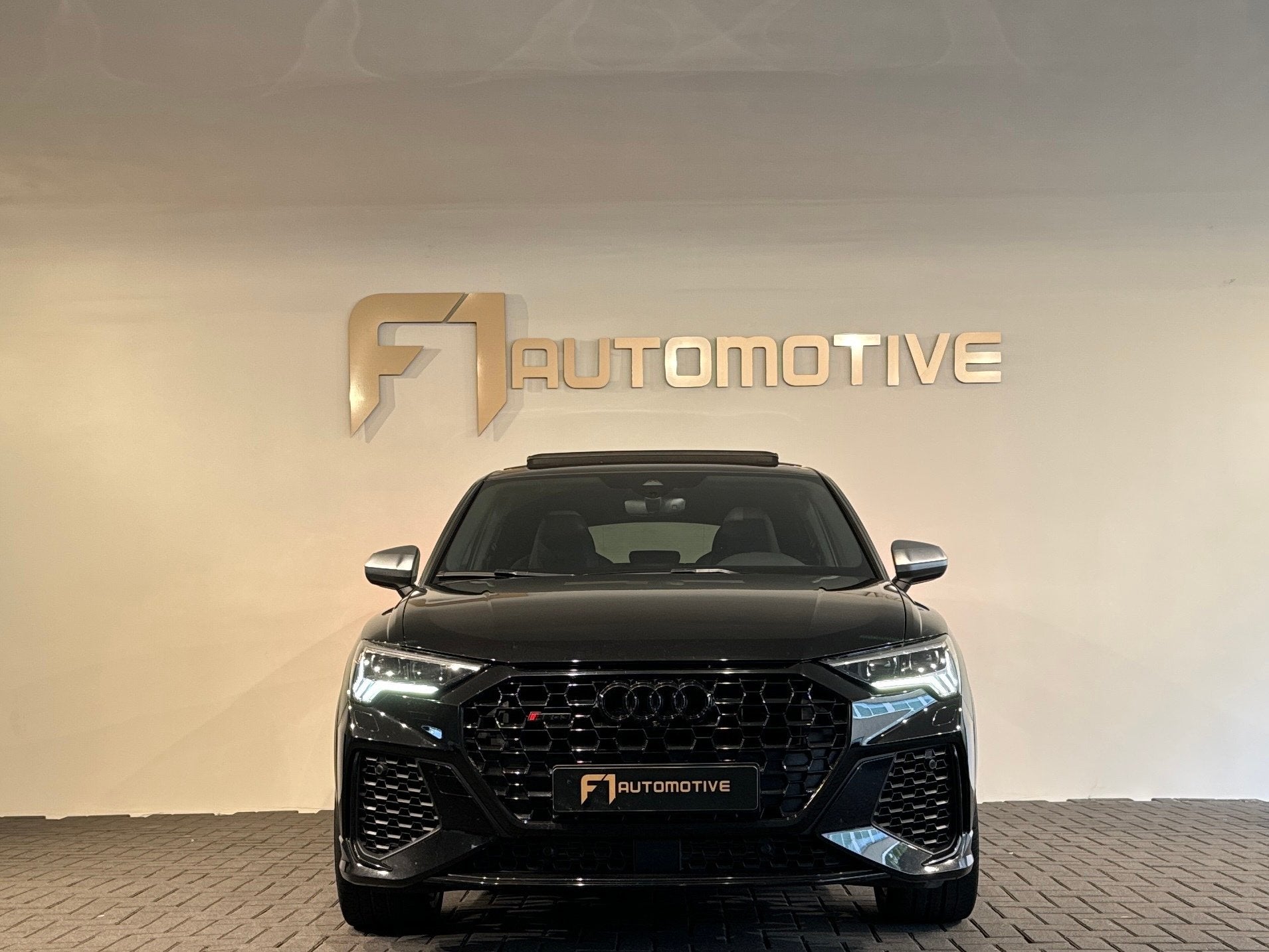 Audi RSQ3 Sportback 2.5 TFSI Sportback Pano|Memory|Sonos|360, Auto's, Automaat, Gebruikt, Euro 6, 1675 kg