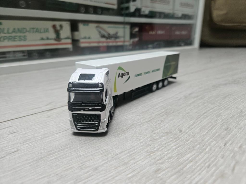 Volvo FH tekno Agora Flowers Plants Accessories modeltruck, Ophalen of Verzenden, Zo goed als nieuw, Overige merken