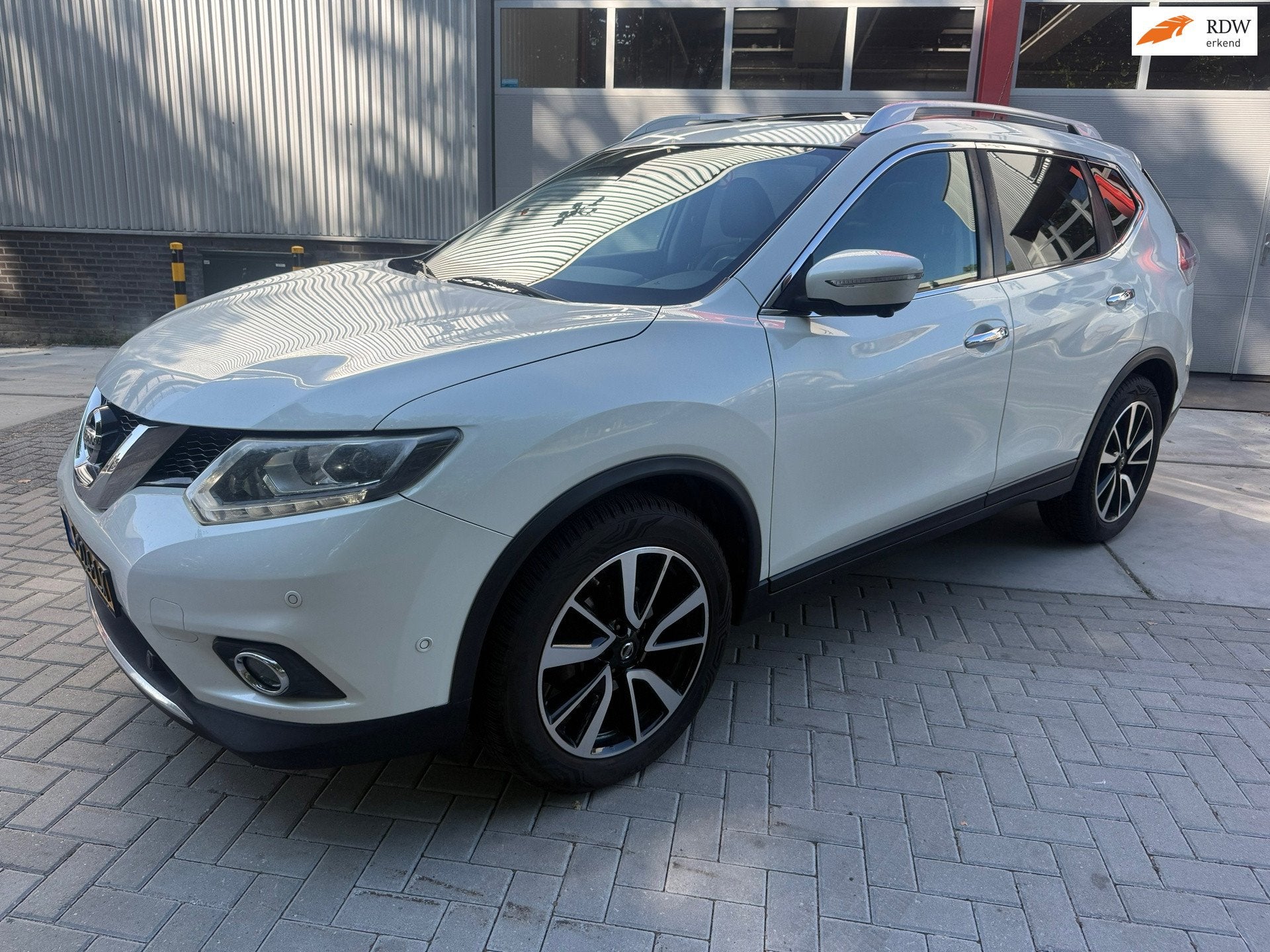 Nissan X-Trail 1.6 DIG-T N-Connecta PANO NAVI, Voorwielaandrijving, 1618 cc, Euro 6, 4 cilinders