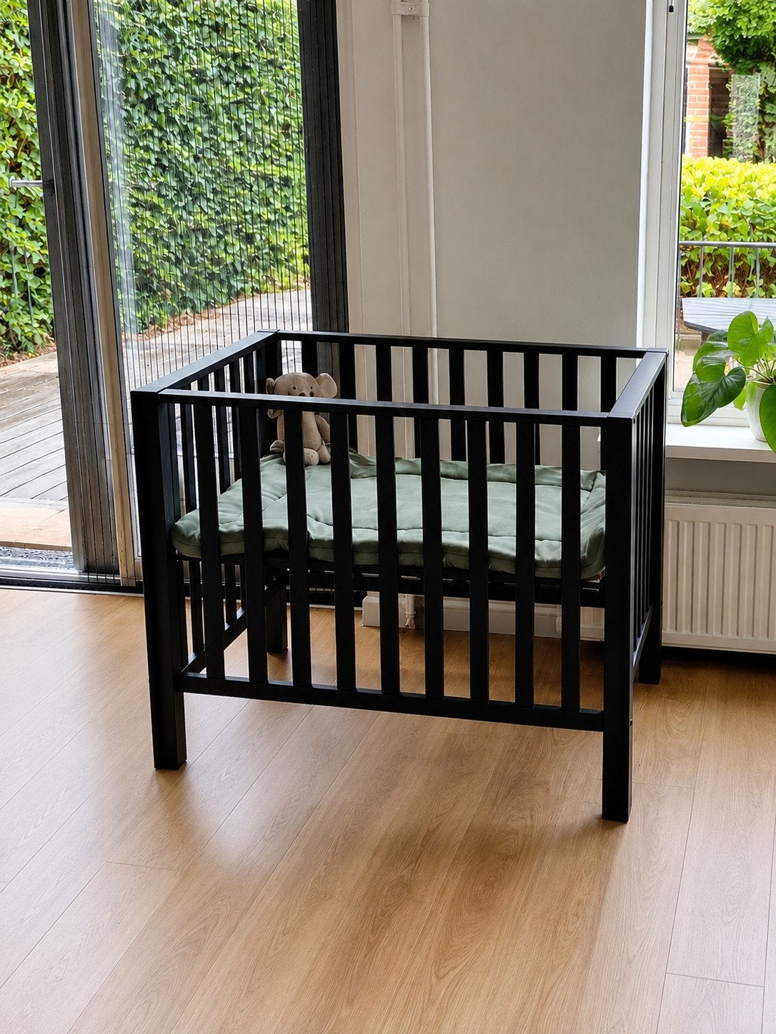 Zwarte houten box, Ophalen, Gebruikt, Boxkleed