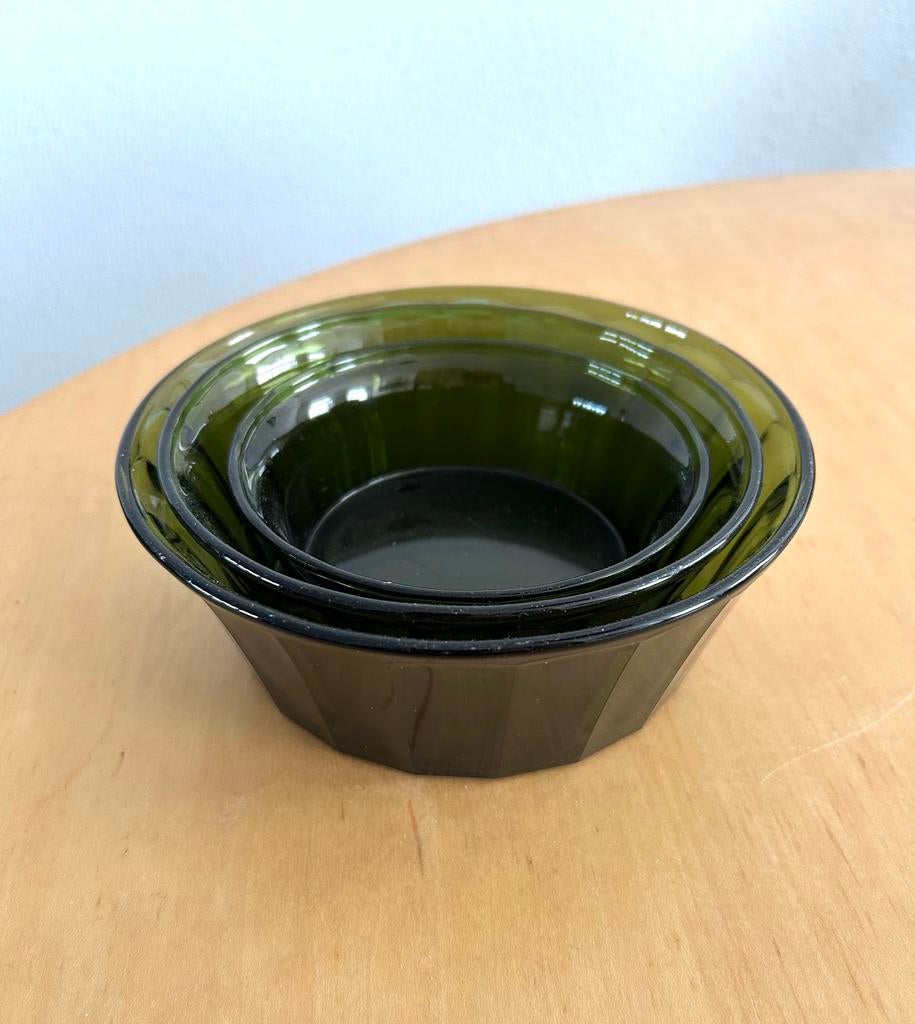 Set groene schaaltjes van persglas, Antiek en Kunst, Antiek | Glas en Kristal, Ophalen of Verzenden