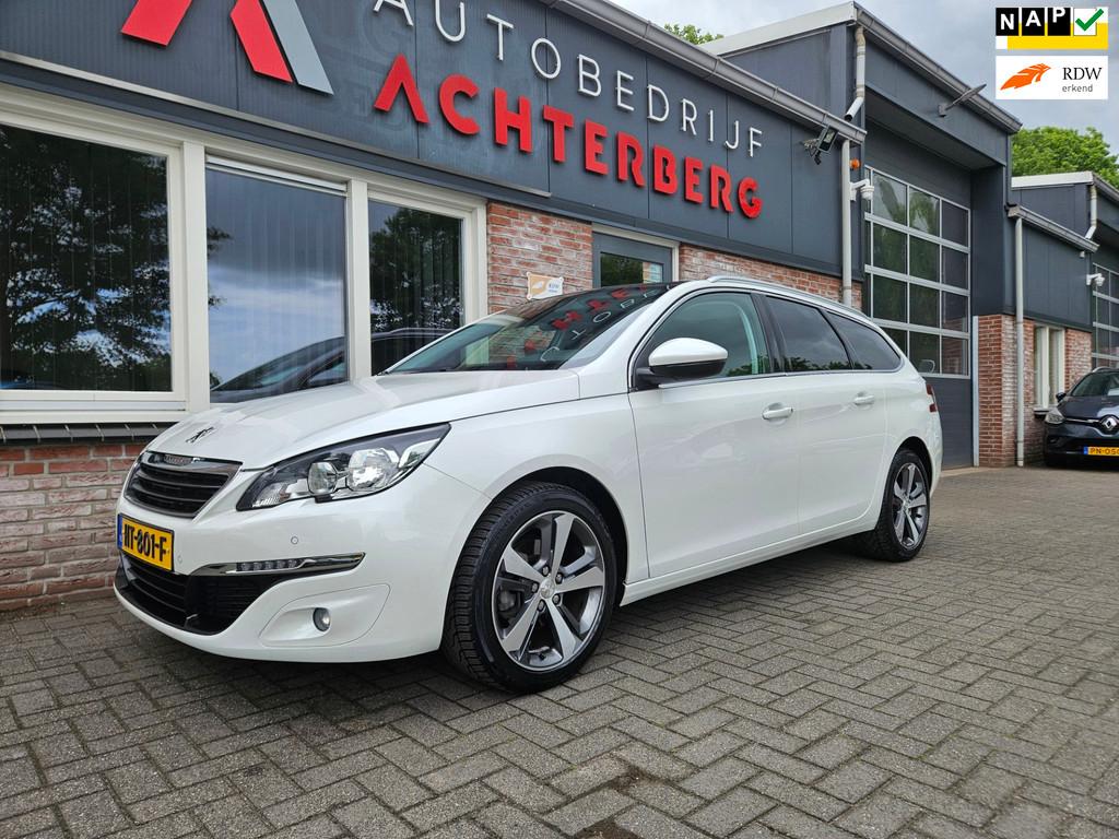 Peugeot 308 SW 1.2 PureTech Style Trekhaak! Camera! Panorama, Auto's, Gebruikt, Euro 6, 1199 cc, 1165 kg