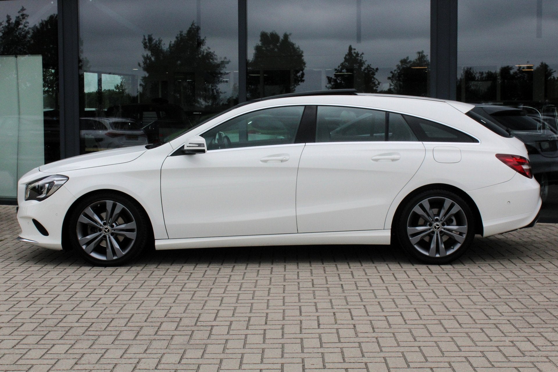 Mercedes-Benz CLA-Klasse Shooting Brake 180 Business Solutio, Auto's, 730 kg, Gebruikt, 4 cilinders, Met garantie (alle)