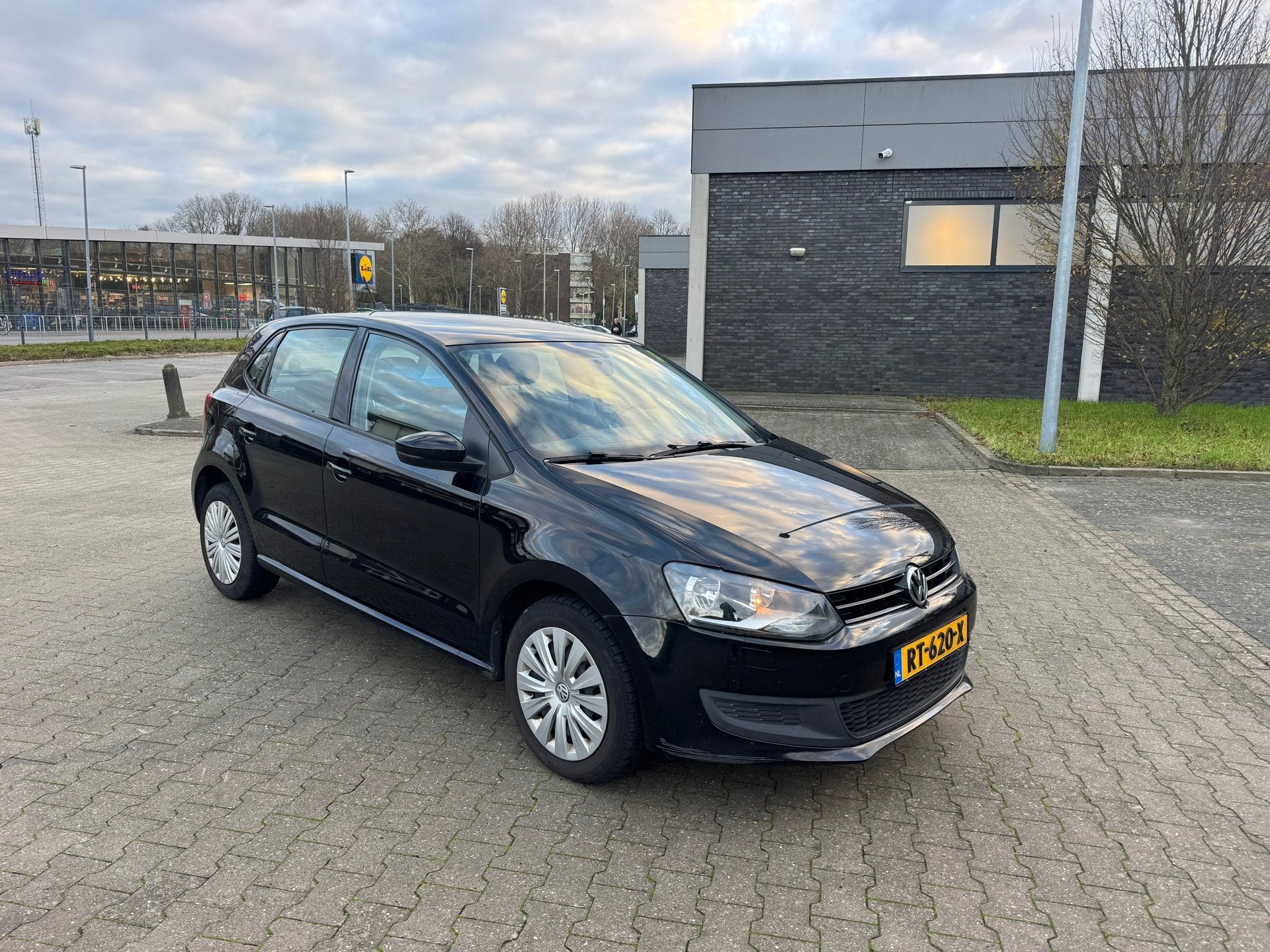 Volkswagen Polo 1.6 TDI BlueMotion R-Line Edition, Auto's, Voorwielaandrijving, Euro 5, Gebruikt, Zwart