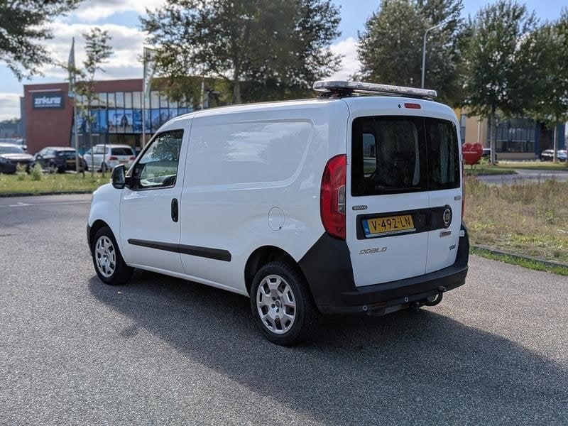 Bedrijfsauto, FIAT, Doblò CARGO 1.4 T-Jet Natural Power L1H, Voorwielaandrijving, 1408 kg, Euro 6, 4 cilinders