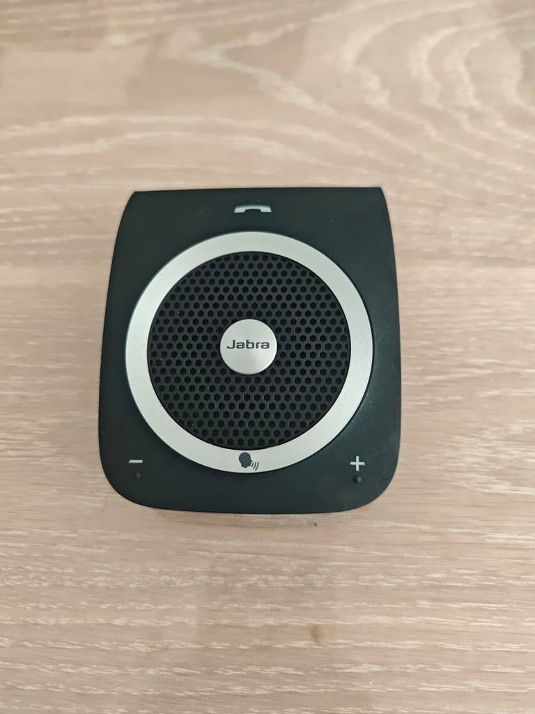 Jabra Tour Bluetooth Carkit - Handsfree bellen in de auto, Auto diversen, Carkits, Ophalen of Verzenden, Gebruikt