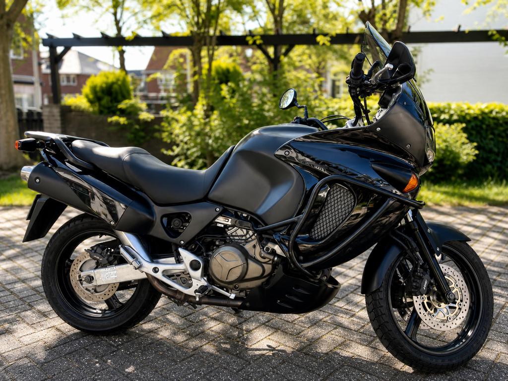 Te koop: Honda Varadero XL1000V – Stealth uitvoering |, Motoren, Motoren | Honda, 2 cilinders, Occasion, Particulier, Meer dan 35 kW
