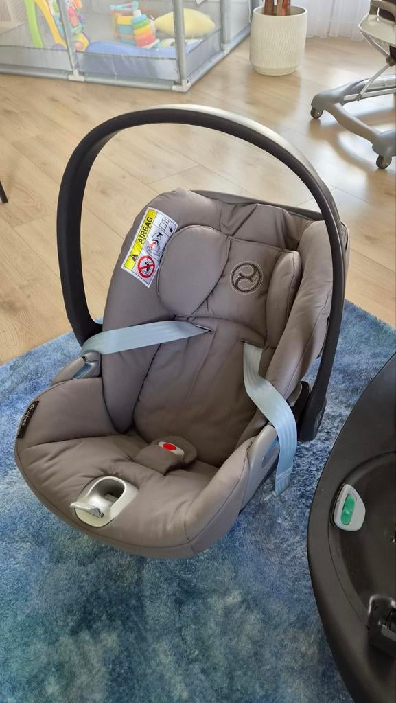 Cybex cloud Z i-size autostoel met Cybex base Z one, Autogordel of Isofix, Gebruikt, Zijbescherming, 0 t/m 13 kg
