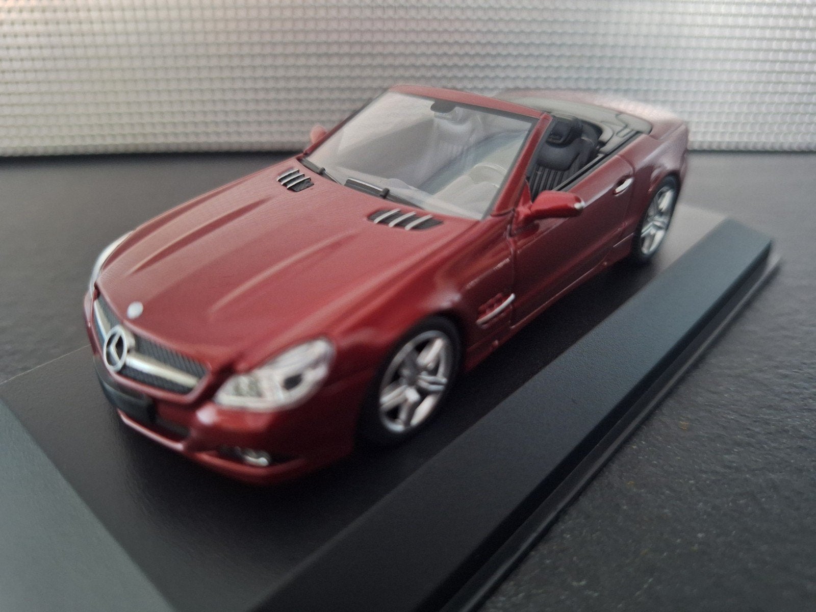Mercedes Benz SL (R230) 2008 Schaal 1:43, Overige merken, Nieuw, Ophalen of Verzenden, Maxichamps