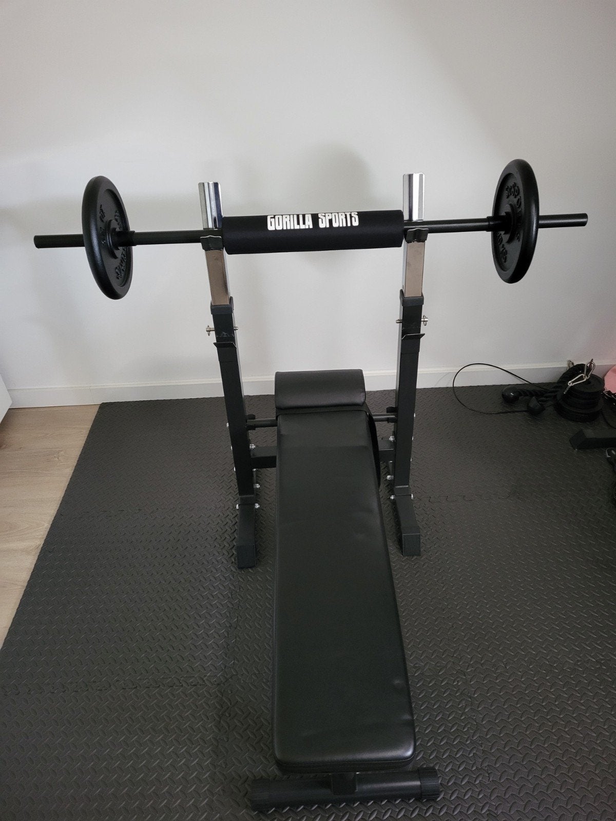 Krachtstation met halterbank en 2x 10 kg gewichten, Ophalen of Verzenden