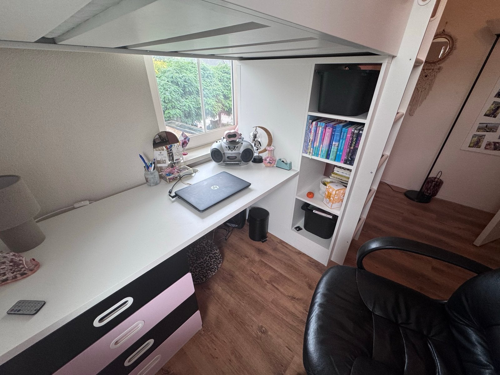 Foto 3 van IKEA SMÅSTAD Hoogslaper met bureau, kast en matras