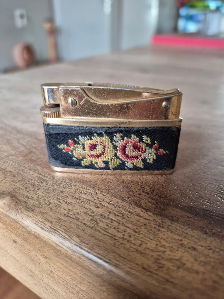 EIN Golden Seal aansteker jaren 50, Verzamelen, Ophalen of Verzenden, Gebruikt, Aansteker