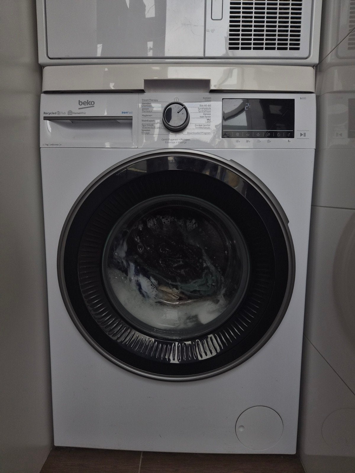 Beko B3WFU57411W IronFast Wasmachine - Zo goed als nieuw, Witgoed en Apparatuur, Ophalen, Zo goed als nieuw, 85 tot 90 cm