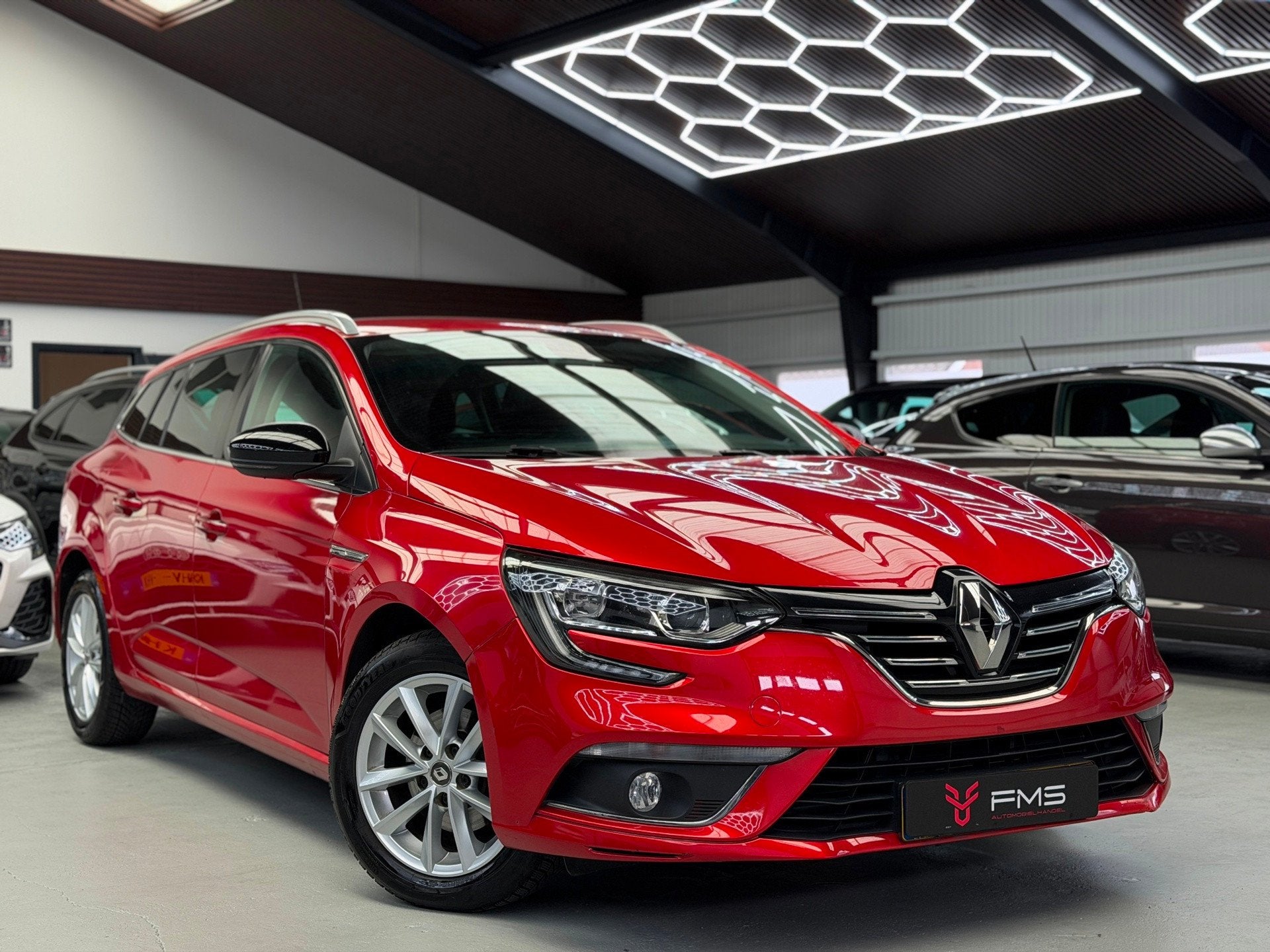 Renault Mégane Estate 1.2 TCe Limited CarPlay Camera, Auto's, Stof, Gebruikt, 4 cilinders, 132 pk