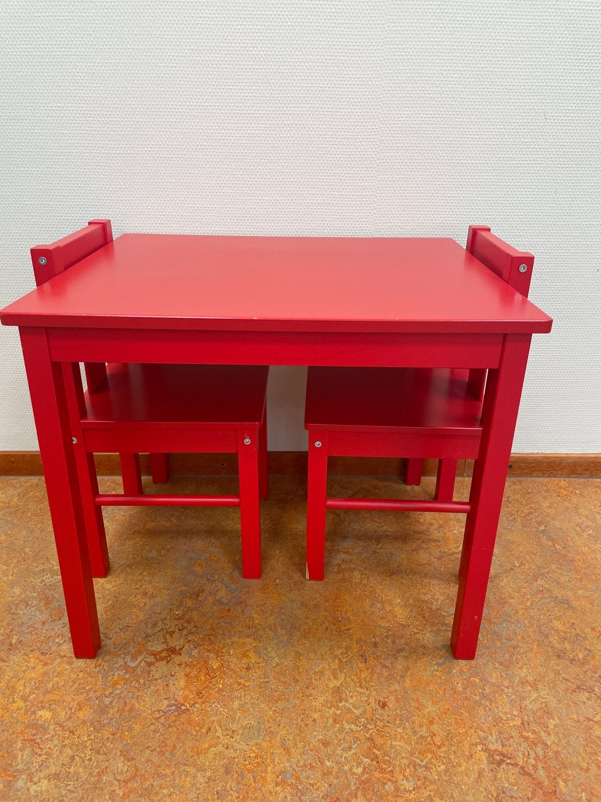 Rode kinder tafel met 2 stoeltjes kritter ikea, Ophalen, Gebruikt, Tafel(s) en Stoel(en)