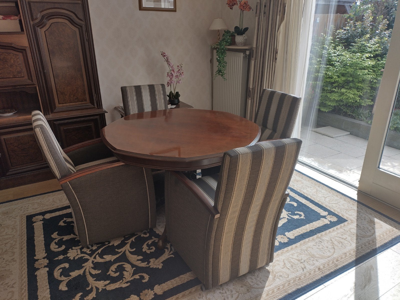 Elegante eetkamerstoelen - 4 stuks met tafel, Ophalen, Hout, Gebruikt, Bruin