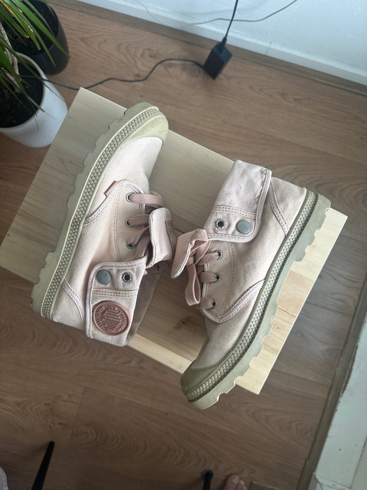 Palladium Pampa Hi Originale Roze Canvas Laarzen, Ophalen of Verzenden, Zo goed als nieuw, Roze, Lage of Enkellaarzen