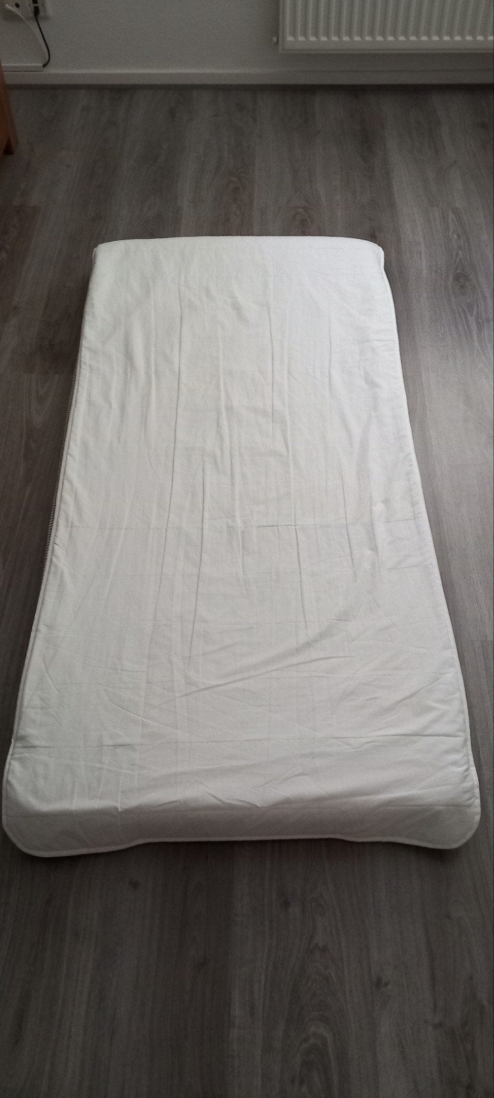 Matras Peuterbed 140cm.×70cm. inclusief Matrasbeschermer, Ophalen, Gebruikt, Matras