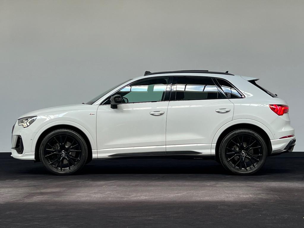 Audi Q3 35 TFSI 3 x S Line Pano Sfeer Camera B&O Keyless Led, Auto's, Zwart, 4 cilinders, 150 pk, Wit