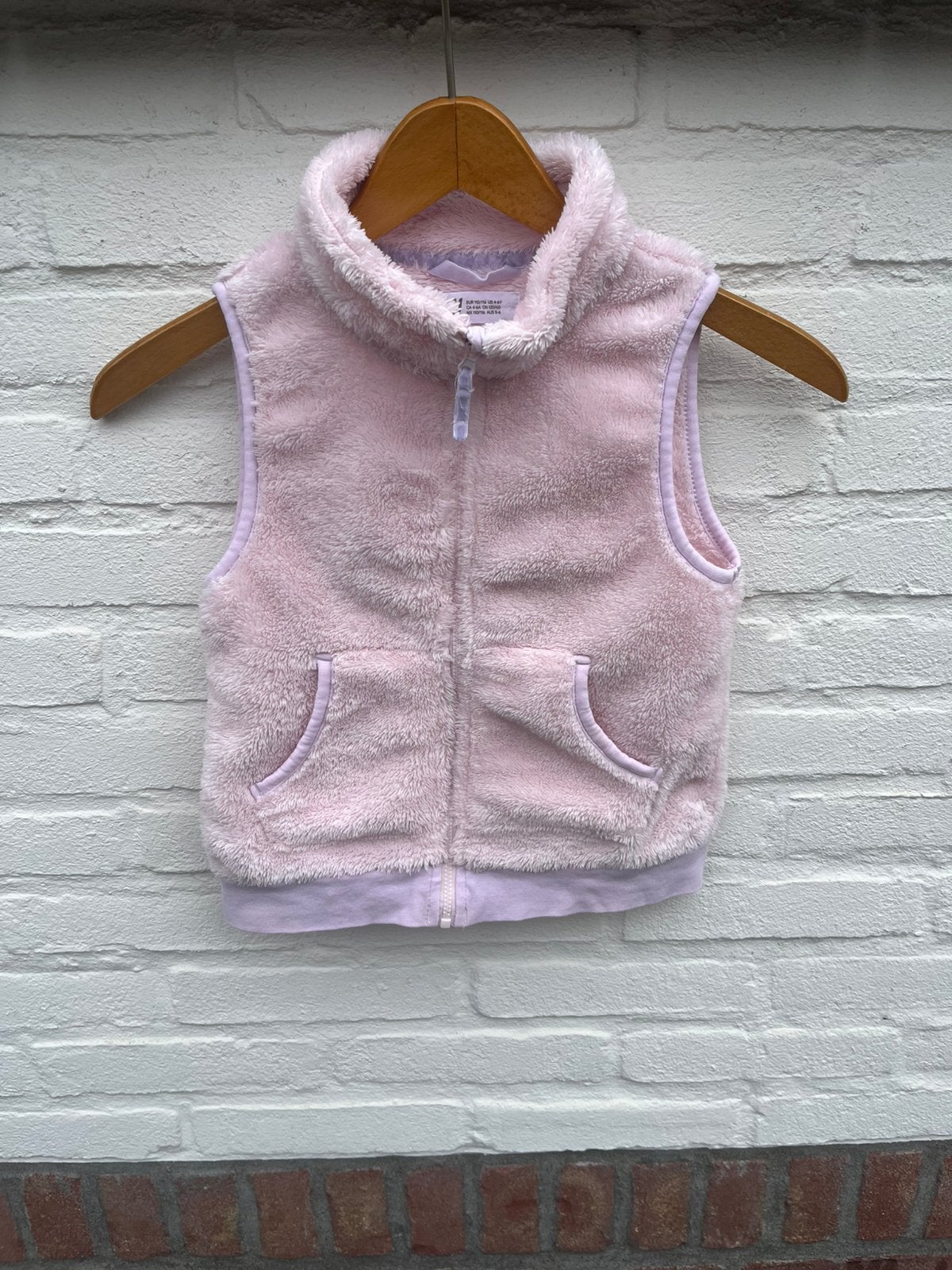 H&M lichtroze teddy fleece bodywarmer – maat 110/116 herfst, Kinderen en Baby's, Ophalen of Verzenden