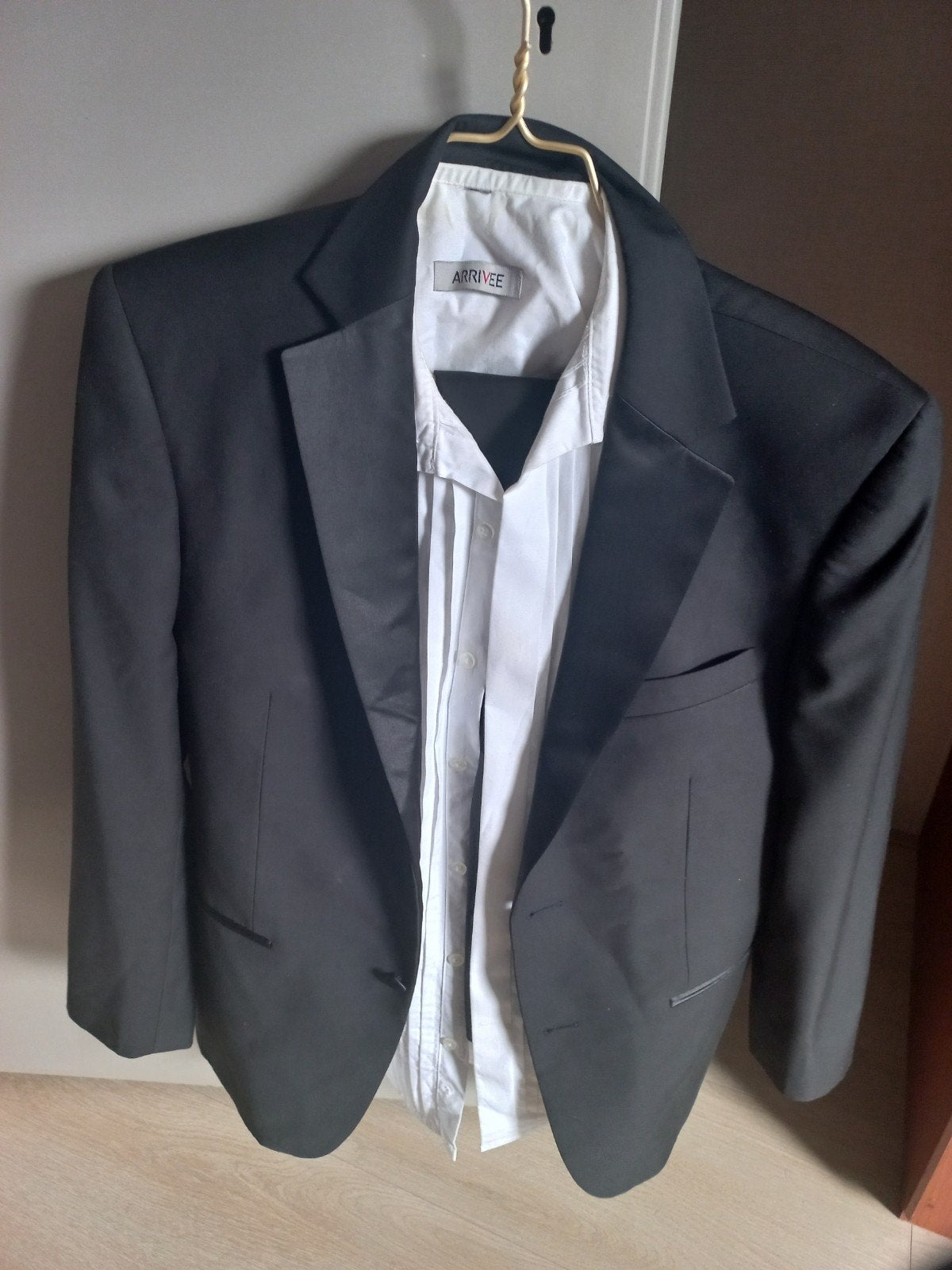 Stijlvol Zwart Smoking Pak - Maat L, Kleding | Heren, Kostuums en Colberts, Maat 52/54 (L), Ophalen of Verzenden, Zo goed als nieuw