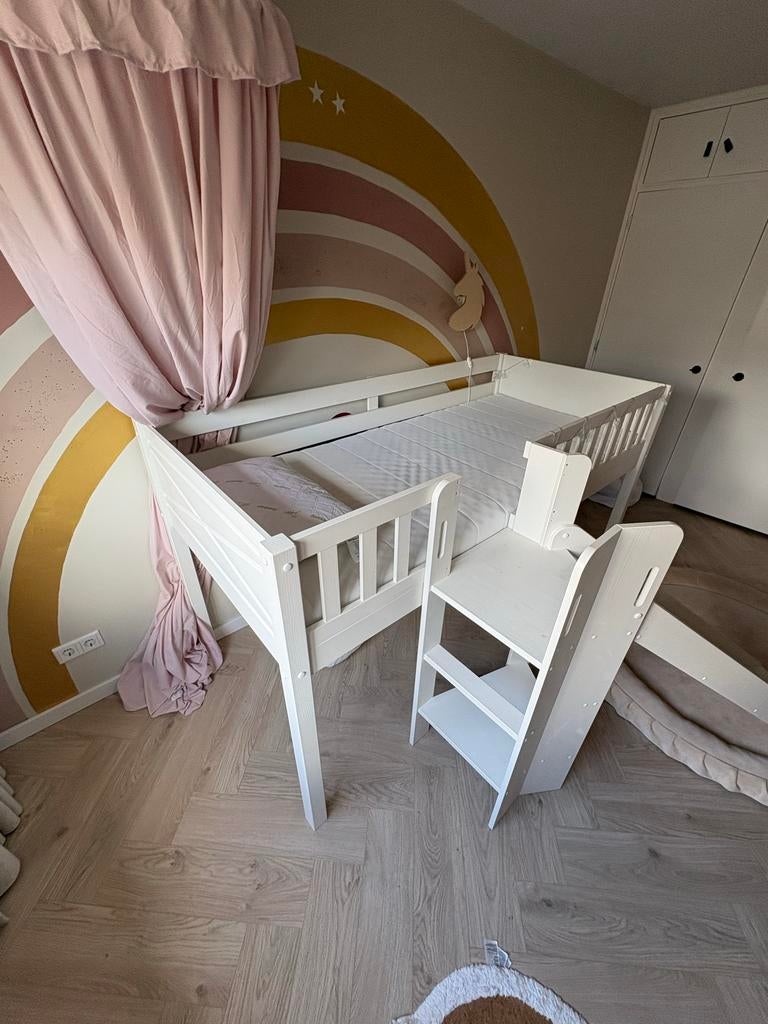 Hoogslaper met glijbaan - Zo goed als nieuw!, Huis en Inrichting, Slaapkamer | Stapelbedden en Hoogslapers, Ophalen, 100 cm, Hoogslaper