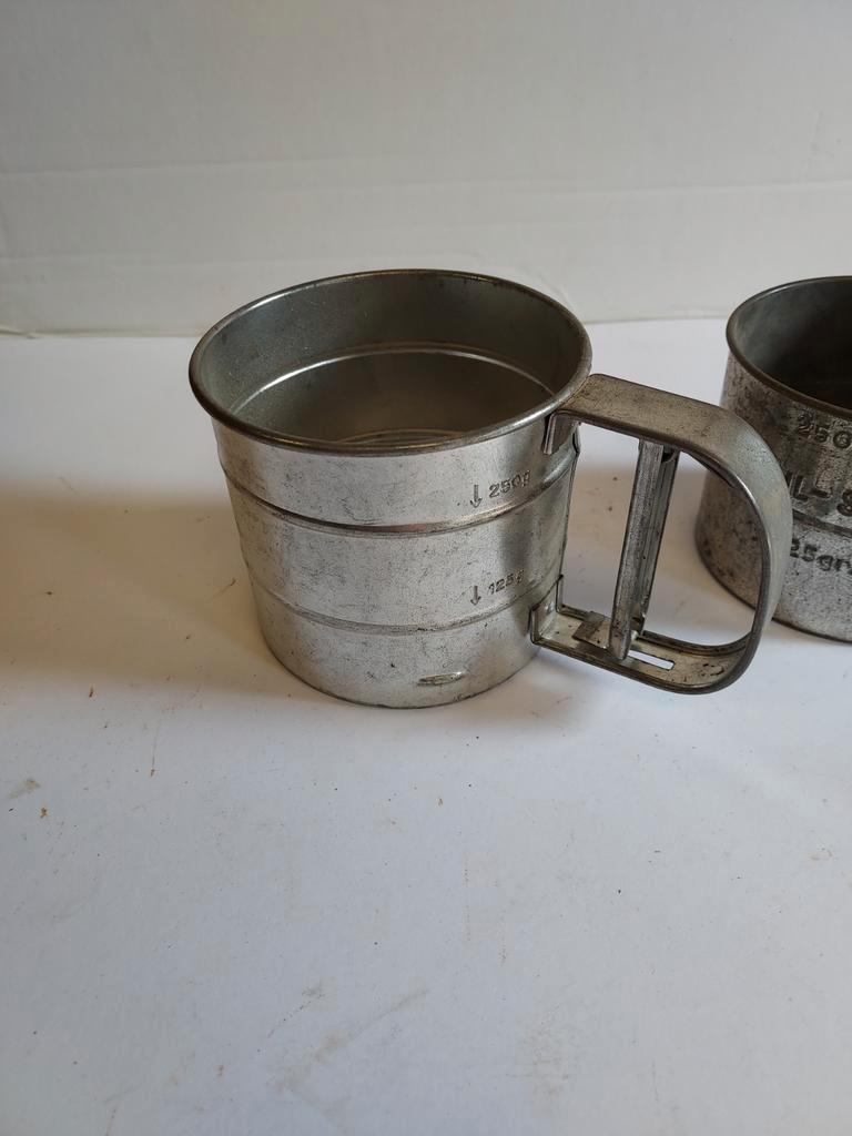 2 x oude meel zeef € 10.-, Ophalen of Verzenden
