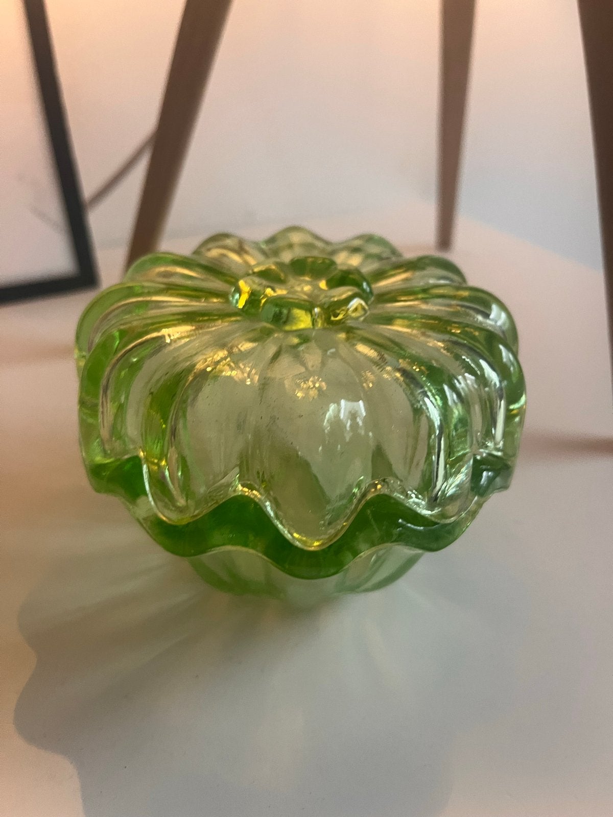 Vintage Groen Glas Bonbonnière/Snoepdoosje, Antiek en Kunst, Ophalen of Verzenden