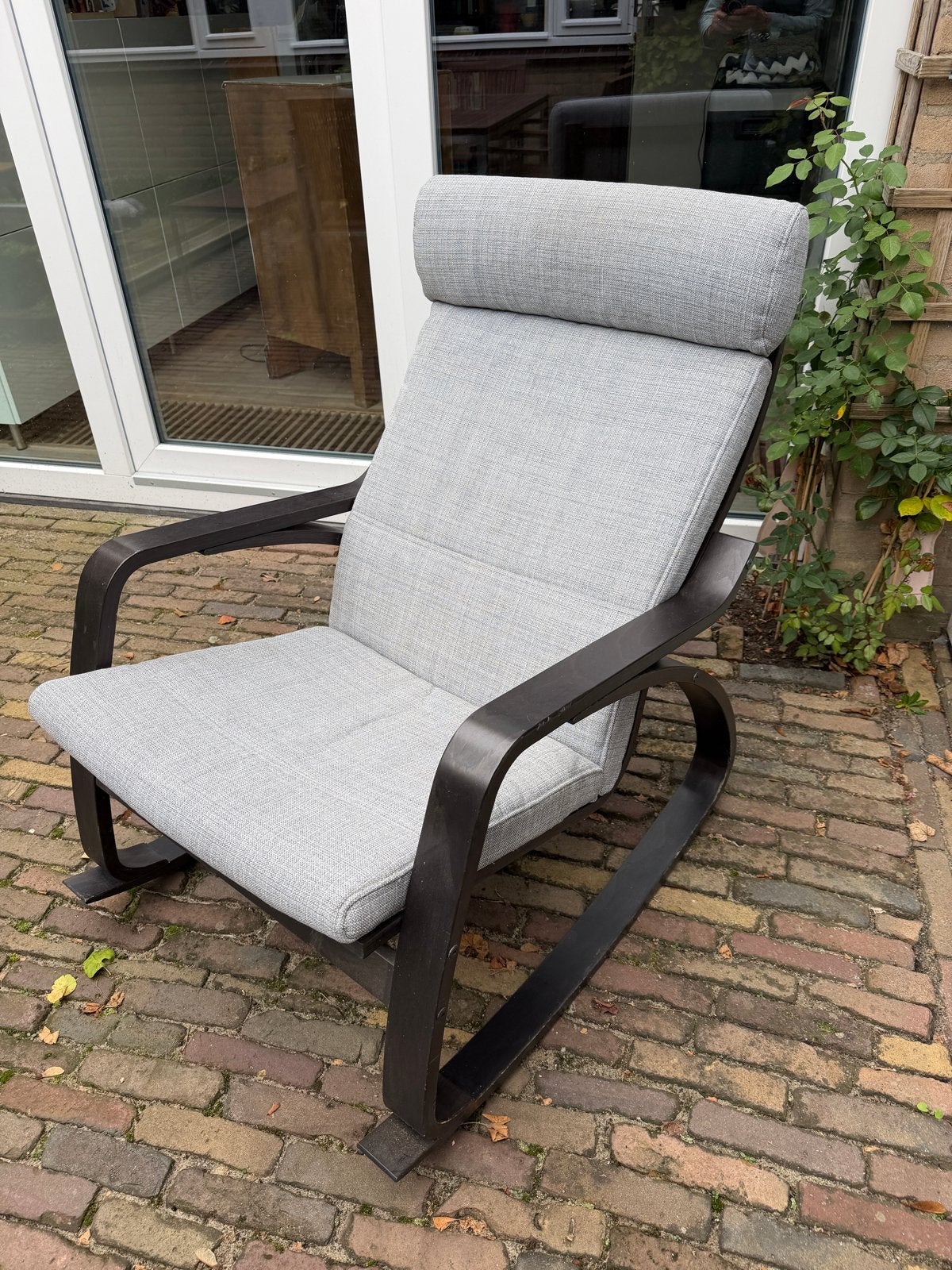 Comfortabele Ikea schommelstoel met lichtgrijze bekleding, Ophalen, Gebruikt, 75 tot 100 cm, 50 tot 75 cm