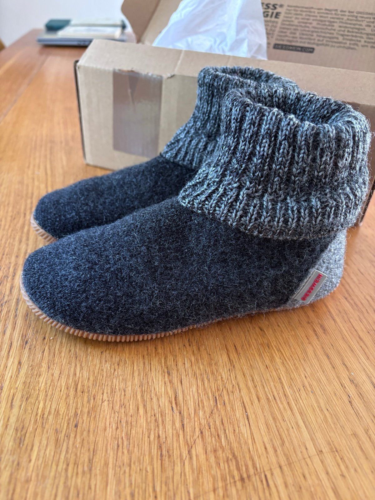 Giesswein pantoffels maat 30, Ophalen, Gebruikt, Jongetje of Meisje, Slofjes