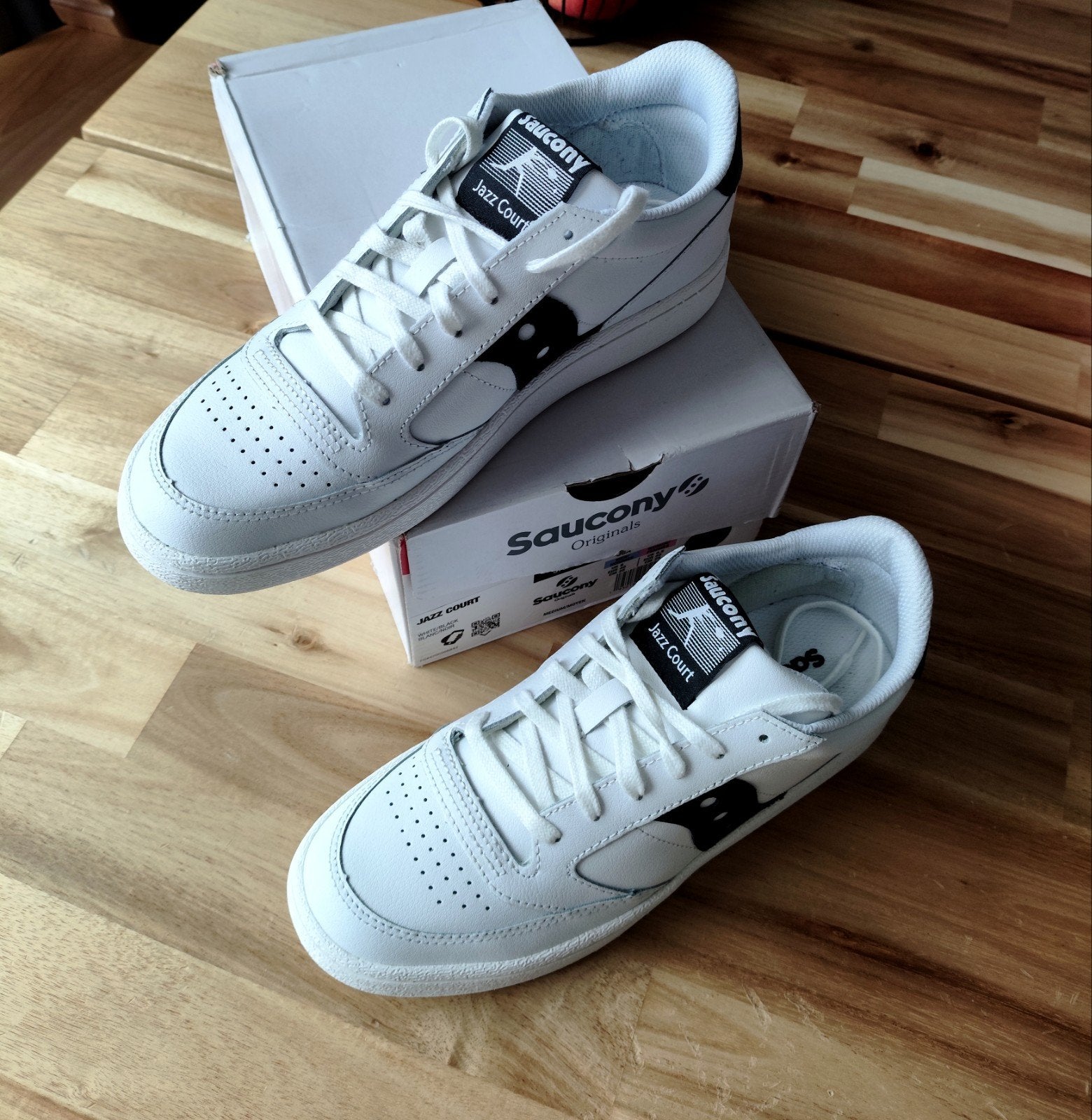 Saucony Jazz Court Wit/Zwart Unisex – Maat 40, Wit, Nieuw, Ophalen of Verzenden, Sneakers of Gympen