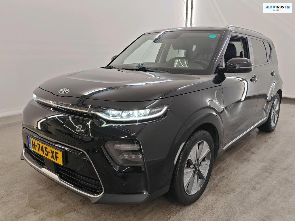 Kia E-Soul ExecutiveLine 64 kWh 1E EIG ORG NL TREKHAAK 100%S, Auto's, Kia, Zwart, 1657 kg, Zwart, 150 min
