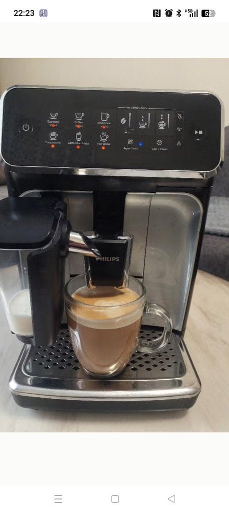 Te koop mooie Philips latte go koffiemachine, Gebruikt, Koffiemachine, Ophalen of Verzenden, Afneembaar waterreservoir