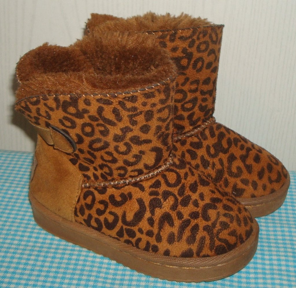 Maat 24 UGGS bruin - luipaard - print UGG, Gebruikt, UGG, Meisje, Ophalen of Verzenden